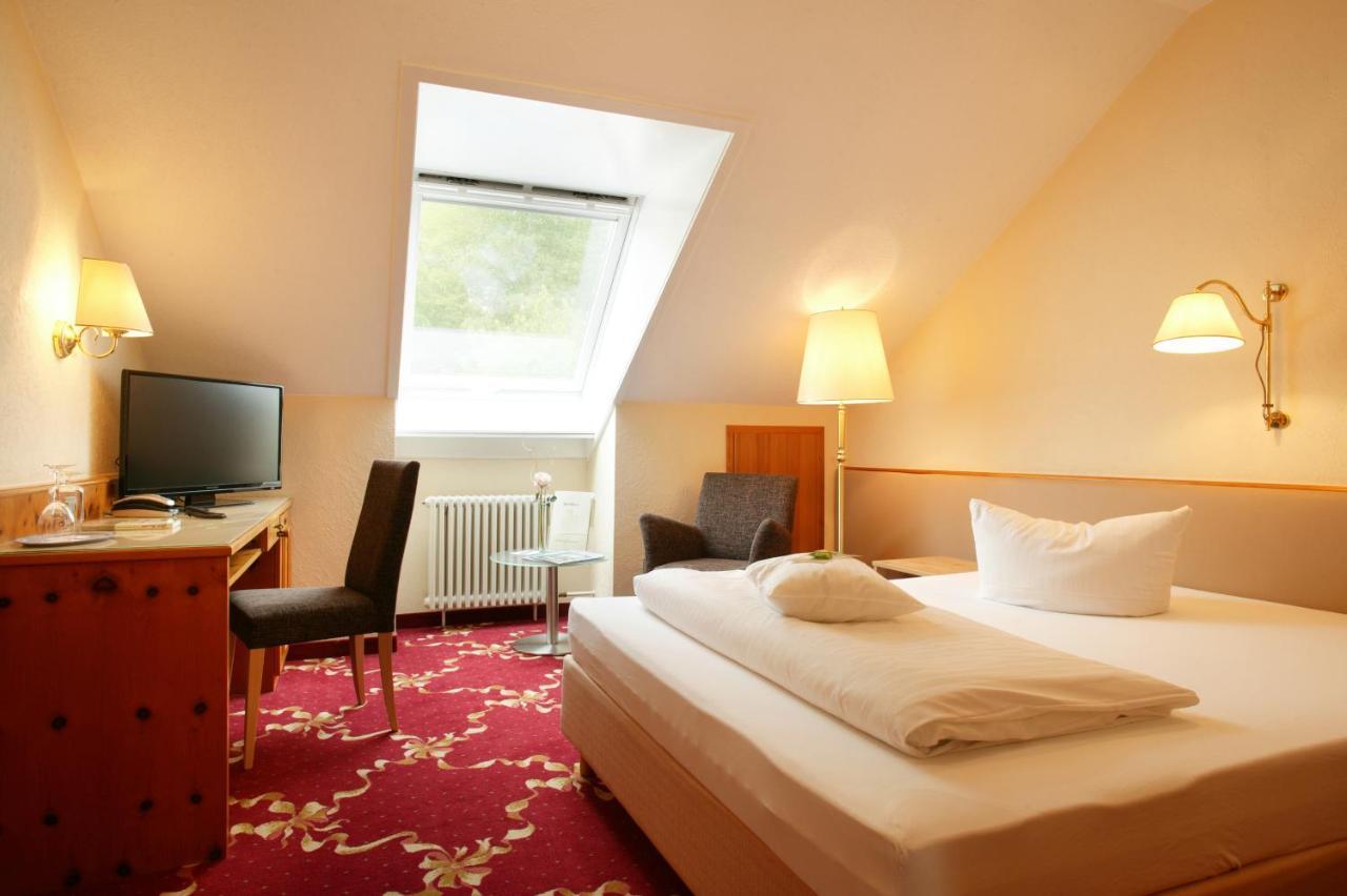 Hotel Ochsen Hoefen an der Enz Bagian luar foto