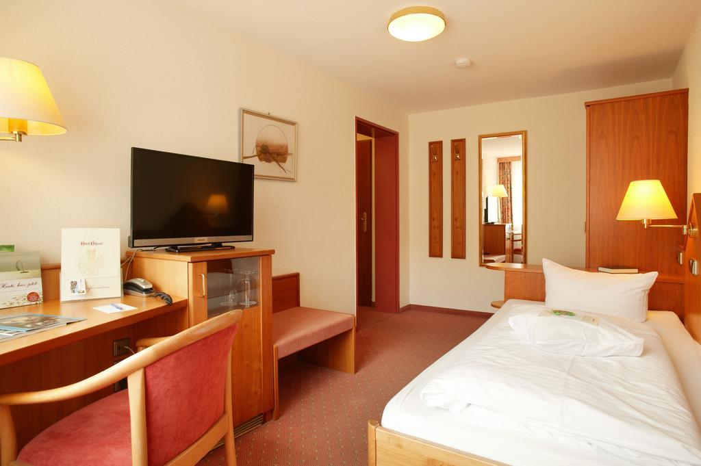 Hotel Ochsen Hoefen an der Enz Bagian luar foto